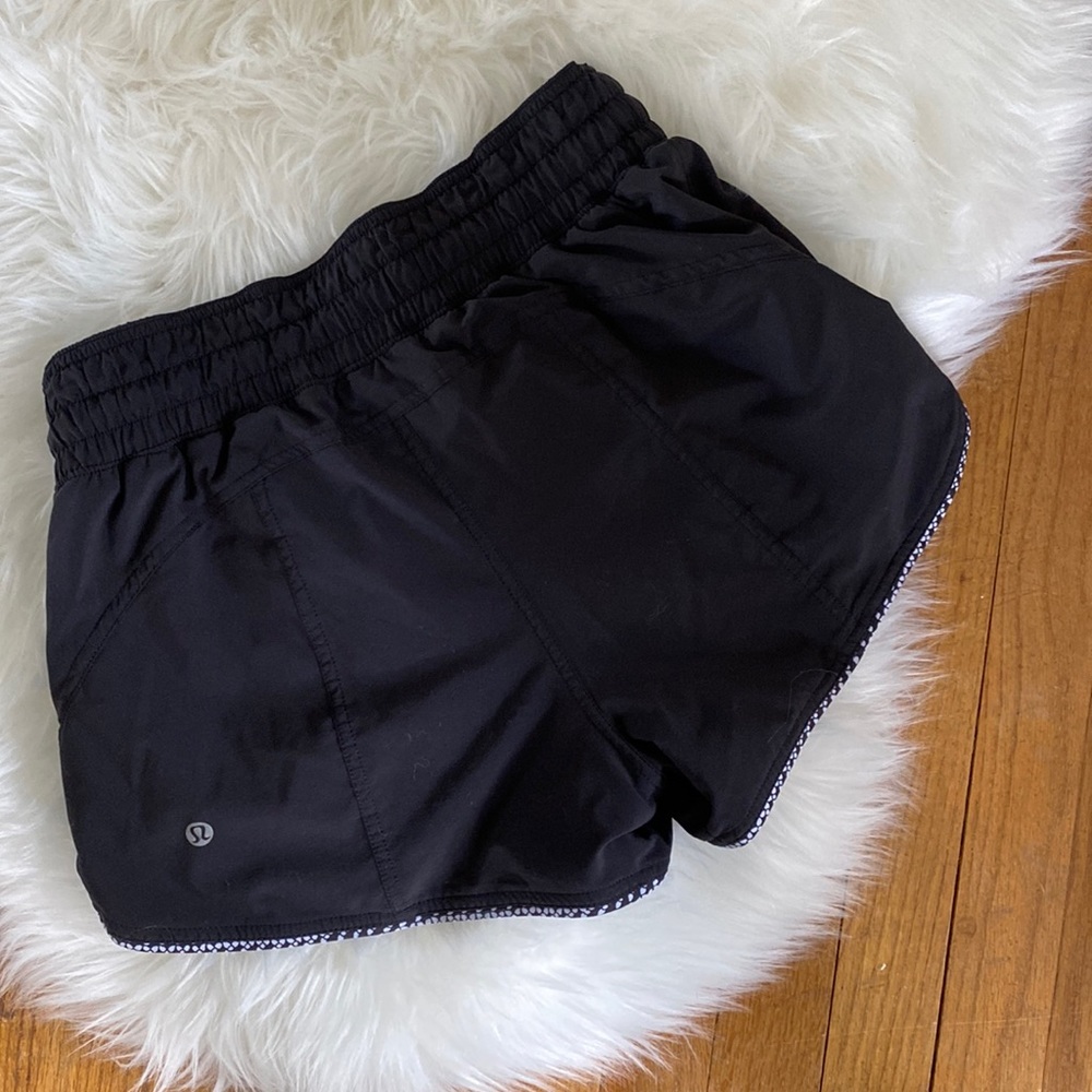 Lululemon running shorts- black- reversible! 🏃🏻‍♀️